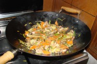 /album/yakisoba/refogando-as-verduras-jpg/